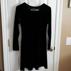 Moda International black velvet long sleeve dress